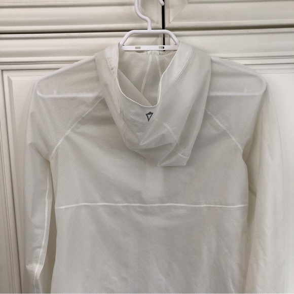 EUC Ivivva girl’s hooded rain jacket - Picture 10 of 14